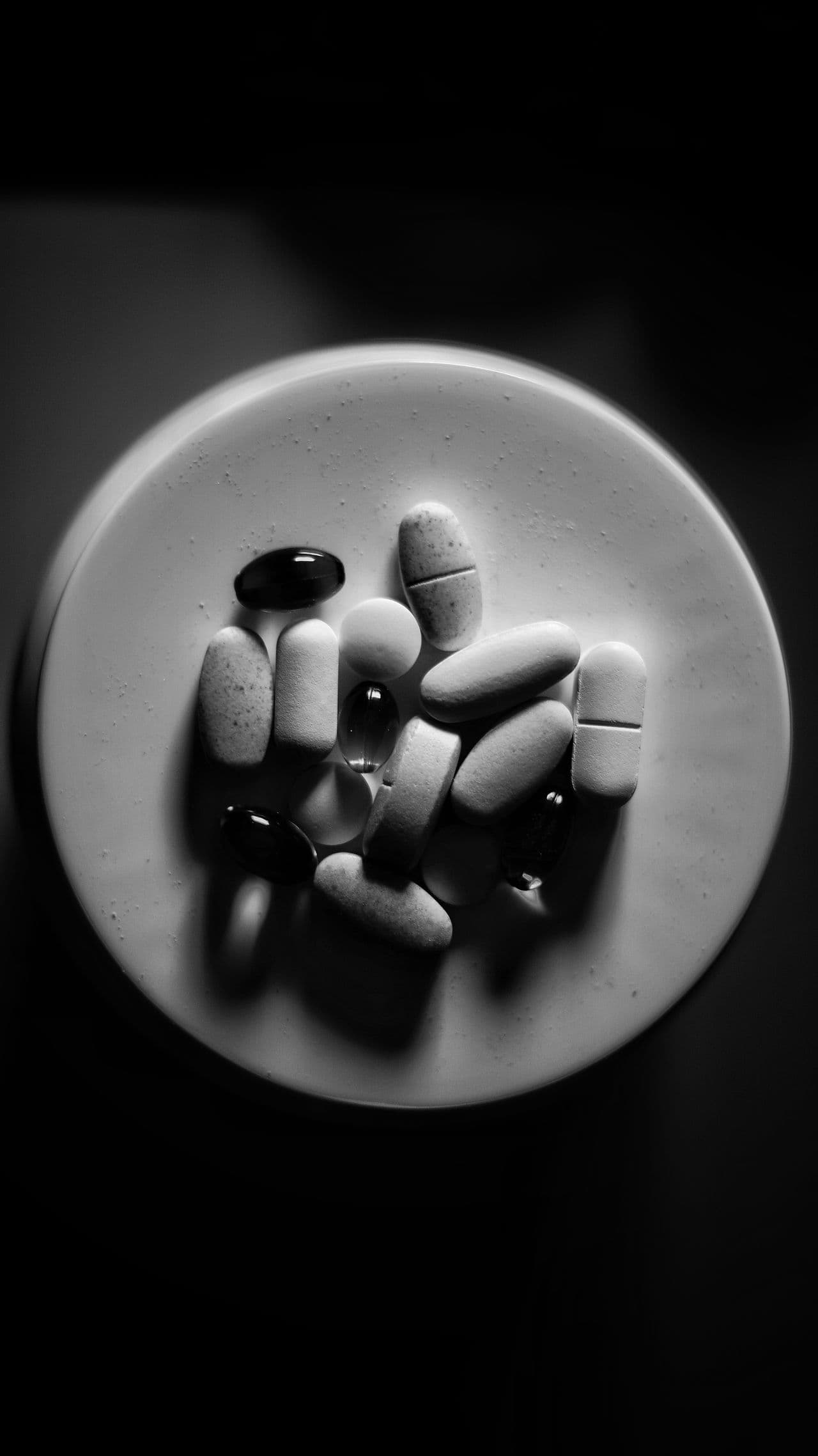Suplementi i protein u činiji — opciona dopuna kad teško dostižeš proteine iz hrane